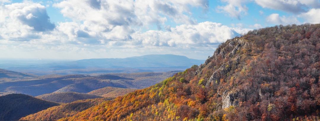 Behind Tar-kő, the Kékes massif